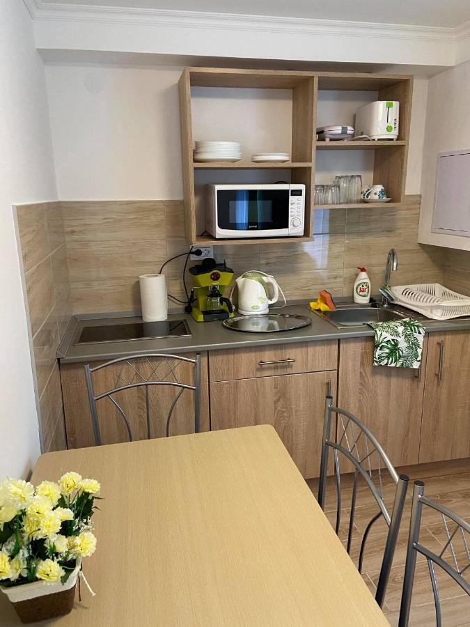 Lilla Vendeghaz Hotel Miskolc Buitenkant foto