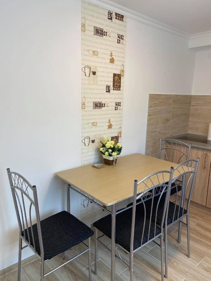 Lilla Vendeghaz Hotel Miskolc Buitenkant foto