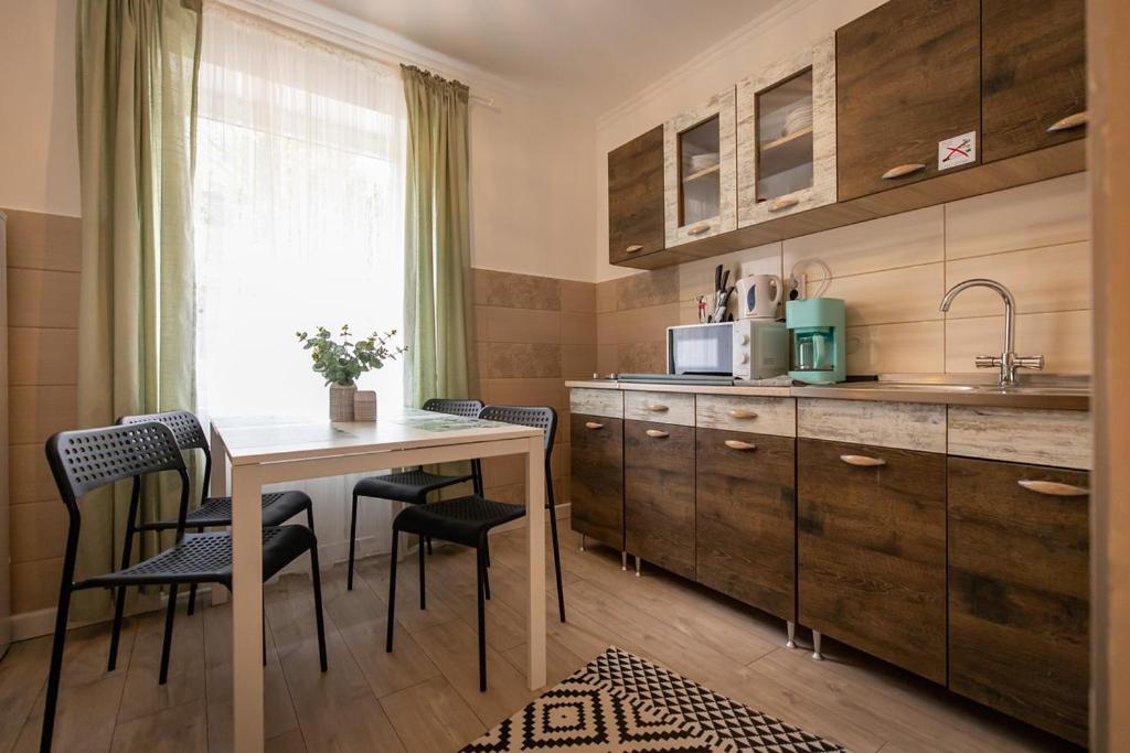 Lilla Vendeghaz Hotel Miskolc Buitenkant foto